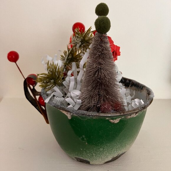 Vintage Christmas Kitty Cat in a Cup - Holiday Decor - Picture 5 of 11